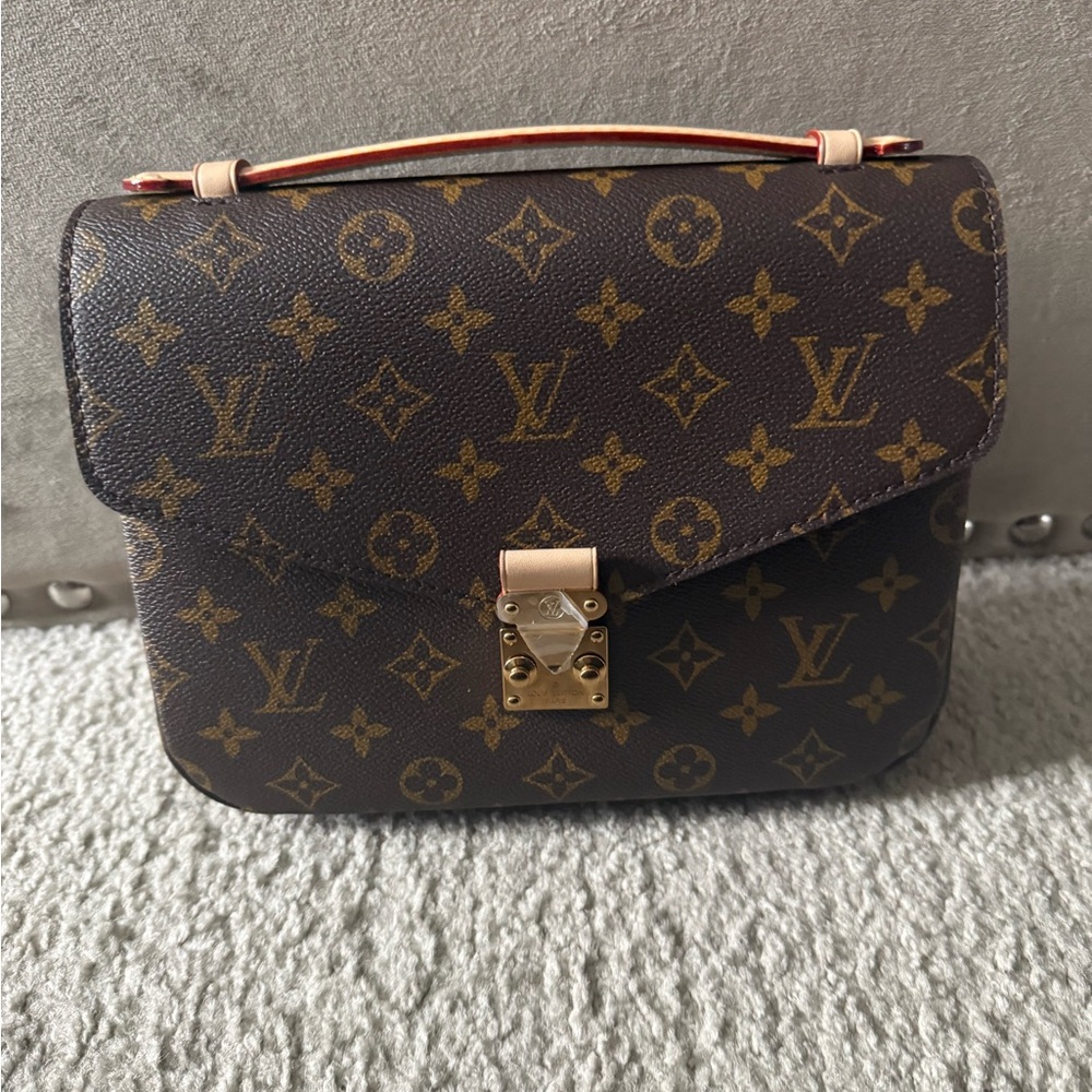 Louis Vuitton Monogram Canvas Crossbody Bag